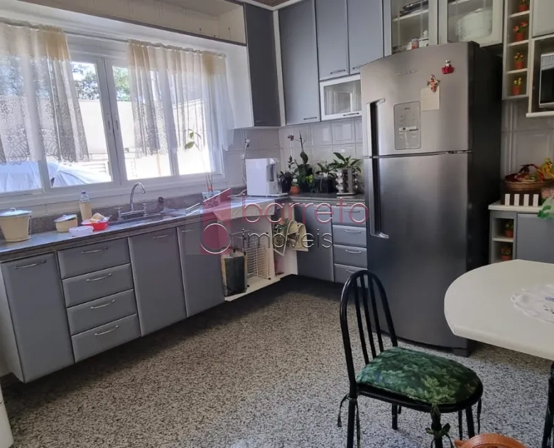 SOBRADO À VENDA – 03 QUARTOS – TORRES SÃO JOSÉ – JUNDIAÍ/SP