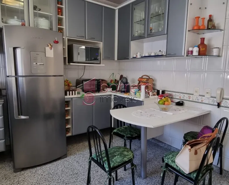 SOBRADO À VENDA – 03 QUARTOS – TORRES SÃO JOSÉ – JUNDIAÍ/SP