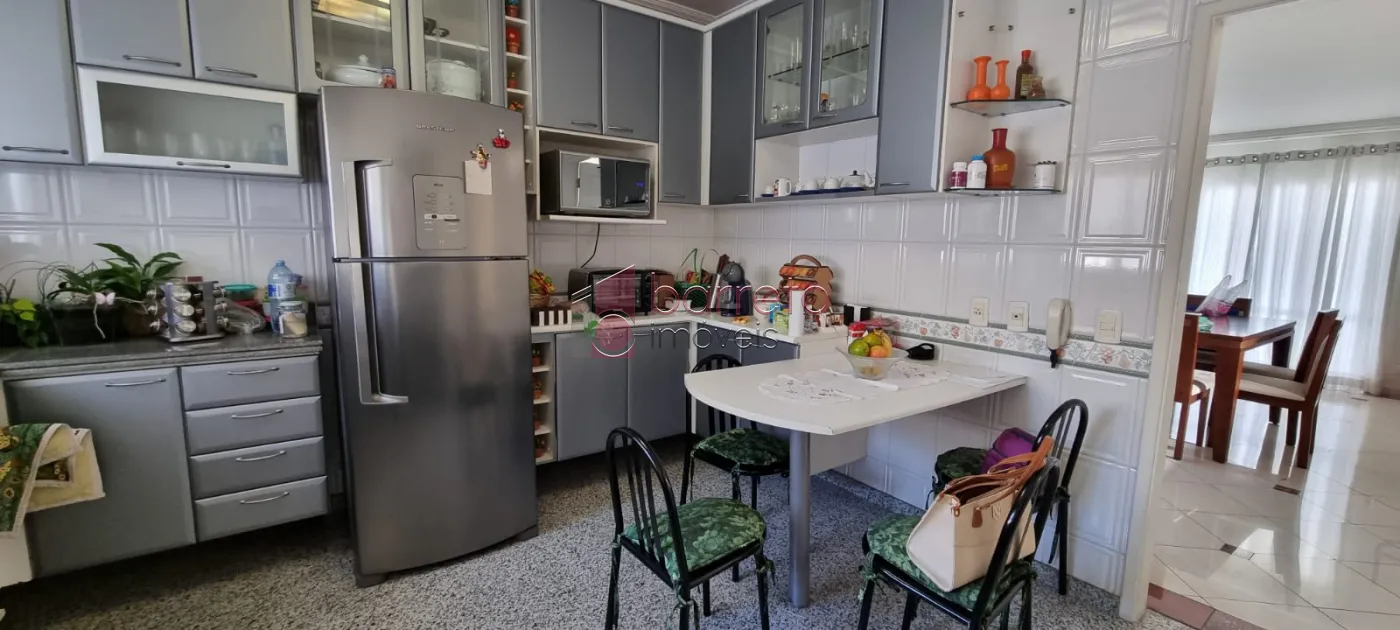 SOBRADO À VENDA – 03 QUARTOS – TORRES SÃO JOSÉ – JUNDIAÍ/SP