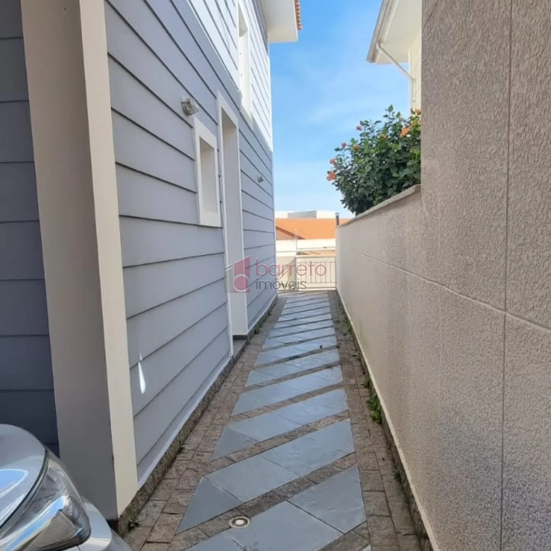 SOBRADO À VENDA – 03 QUARTOS – TORRES SÃO JOSÉ – JUNDIAÍ/SP