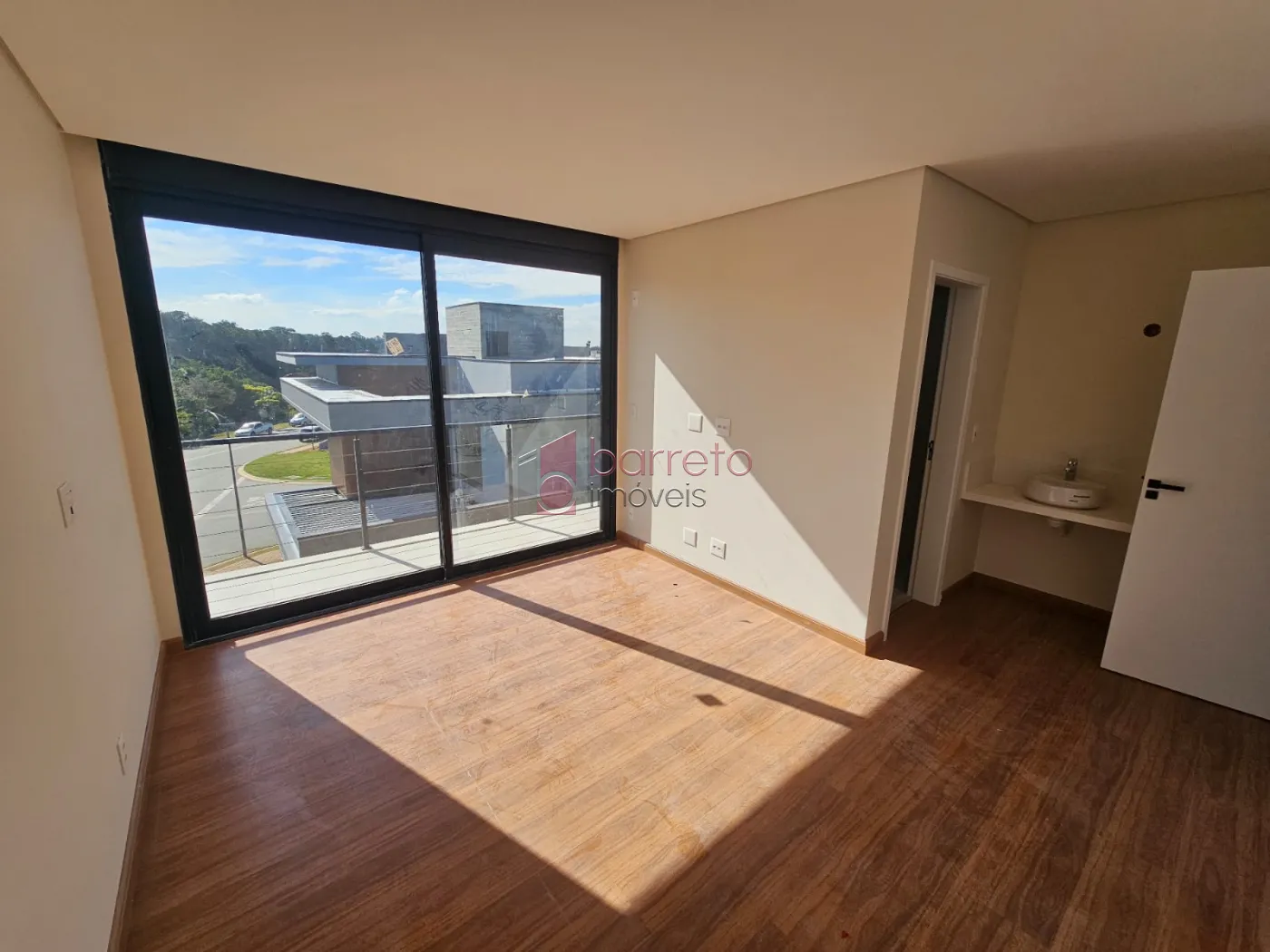 BELÍSSIMA CASA À VENDA NO CONDOMÍNIO BRISAS JUNDIAÍ – JARDIM DAS SAMAMBAIAS