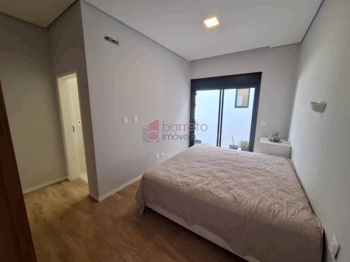CASA À VENDA NO CONDOMÍNIO CAPITAL VILLE EM CAJAMAR/SP