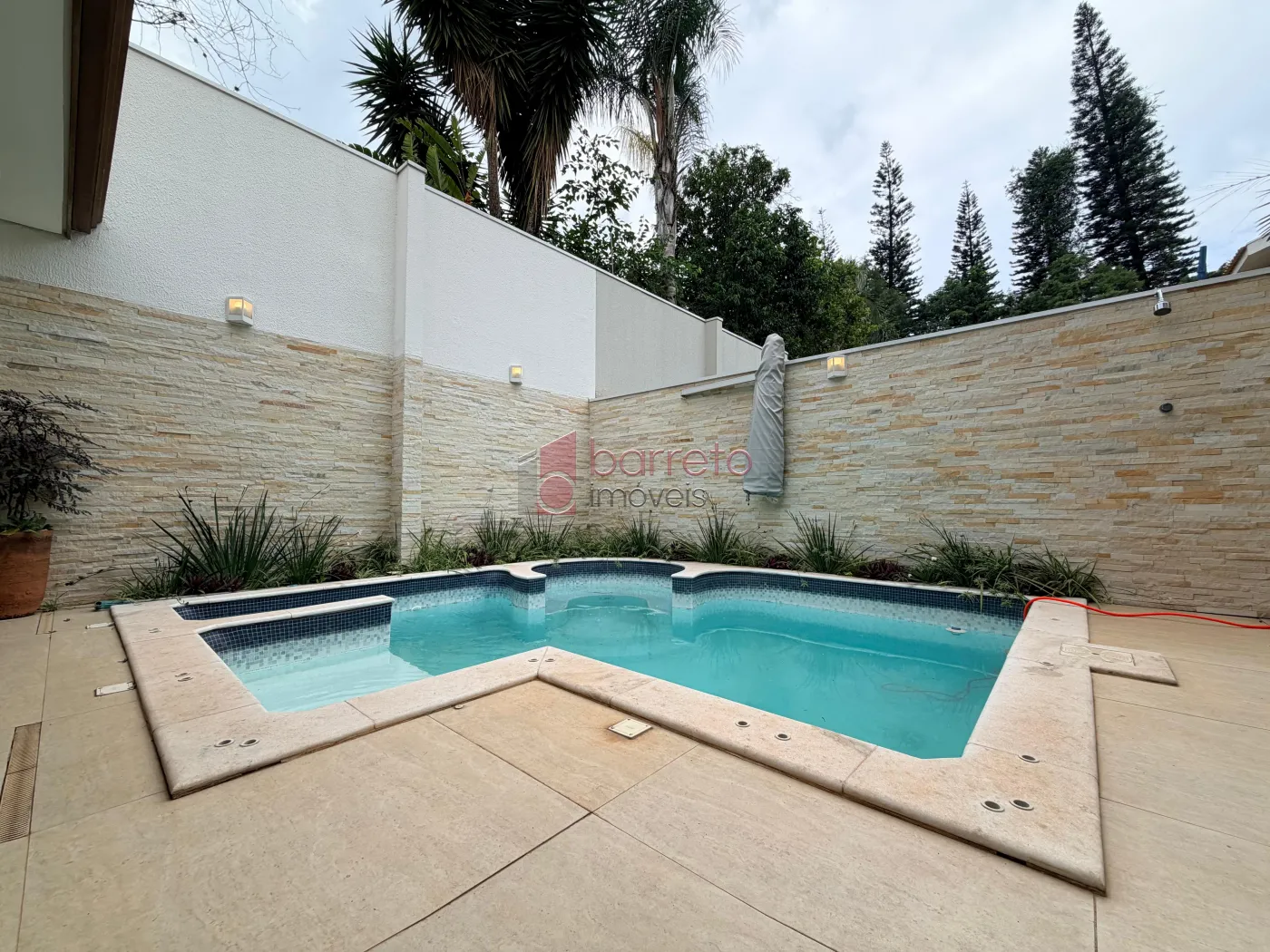 CASA À VENDA NO CONDOMÍNIO CHÁCARA DAS PALMEIRAS IMPERIAIS NO BAIRRO MEDEIROS EM JUNDIAÍ/SP
