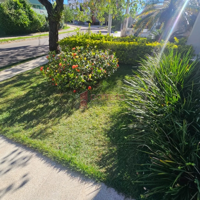 CASA À VENDA NO CONDOMÍNIO QUINTA DAS ATÍRIAS EM JUNDIAÍ/SP