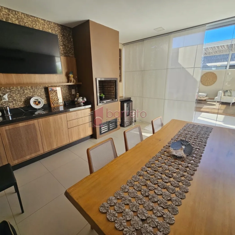 CASA À VENDA NO CONDOMÍNIO QUINTA DAS ATÍRIAS EM JUNDIAÍ/SP