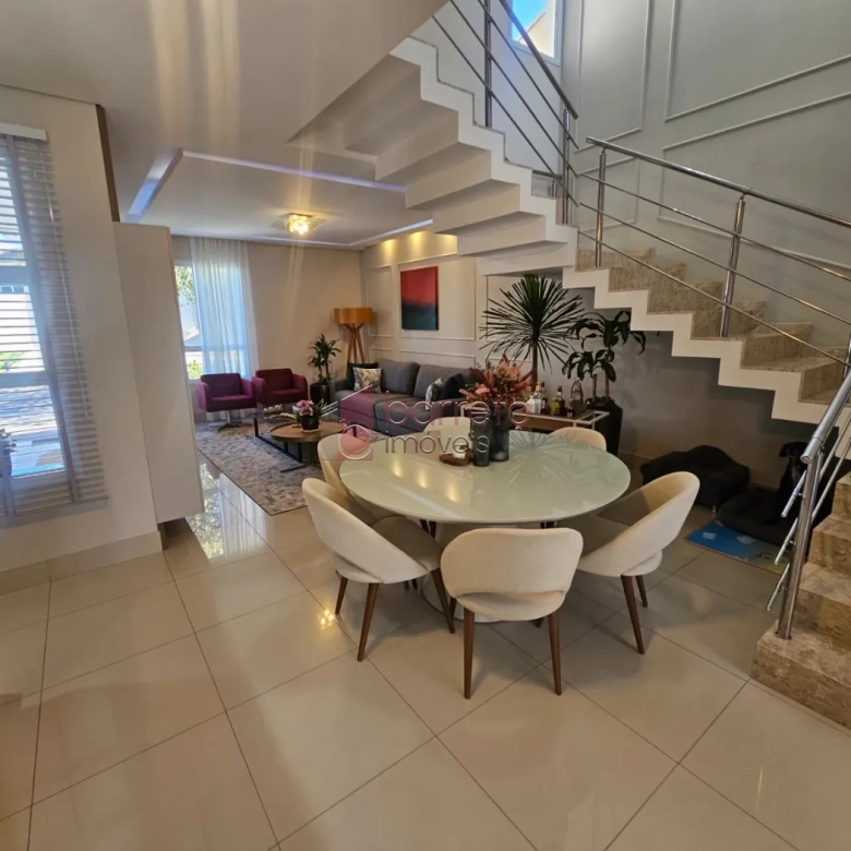 CASA À VENDA NO CONDOMÍNIO QUINTA DAS ATÍRIAS EM JUNDIAÍ/SP