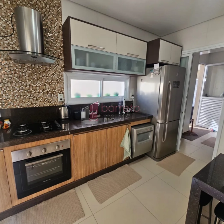 CASA À VENDA NO CONDOMÍNIO QUINTA DAS ATÍRIAS EM JUNDIAÍ/SP