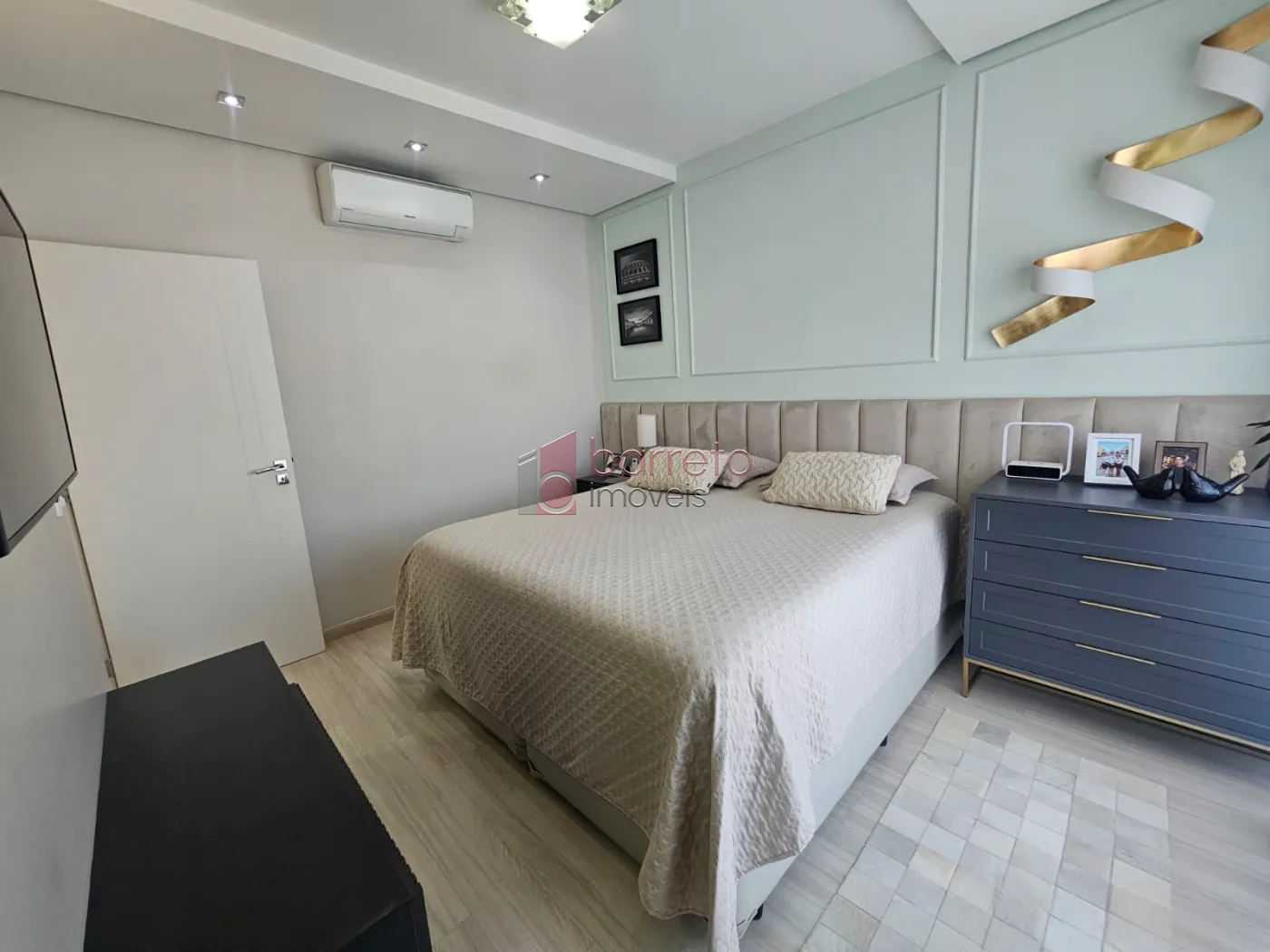 CASA À VENDA NO CONDOMÍNIO QUINTA DAS ATÍRIAS EM JUNDIAÍ/SP