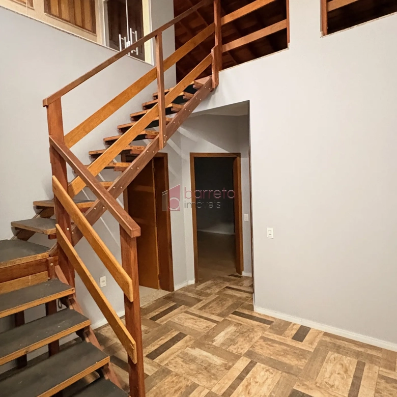 SOBRADO TRIPLEX PARA VENDA E LOCAÇÃO NO CONDOMÍNIO DOS METALÚRGICOS – JUNDIAÍ/SP
