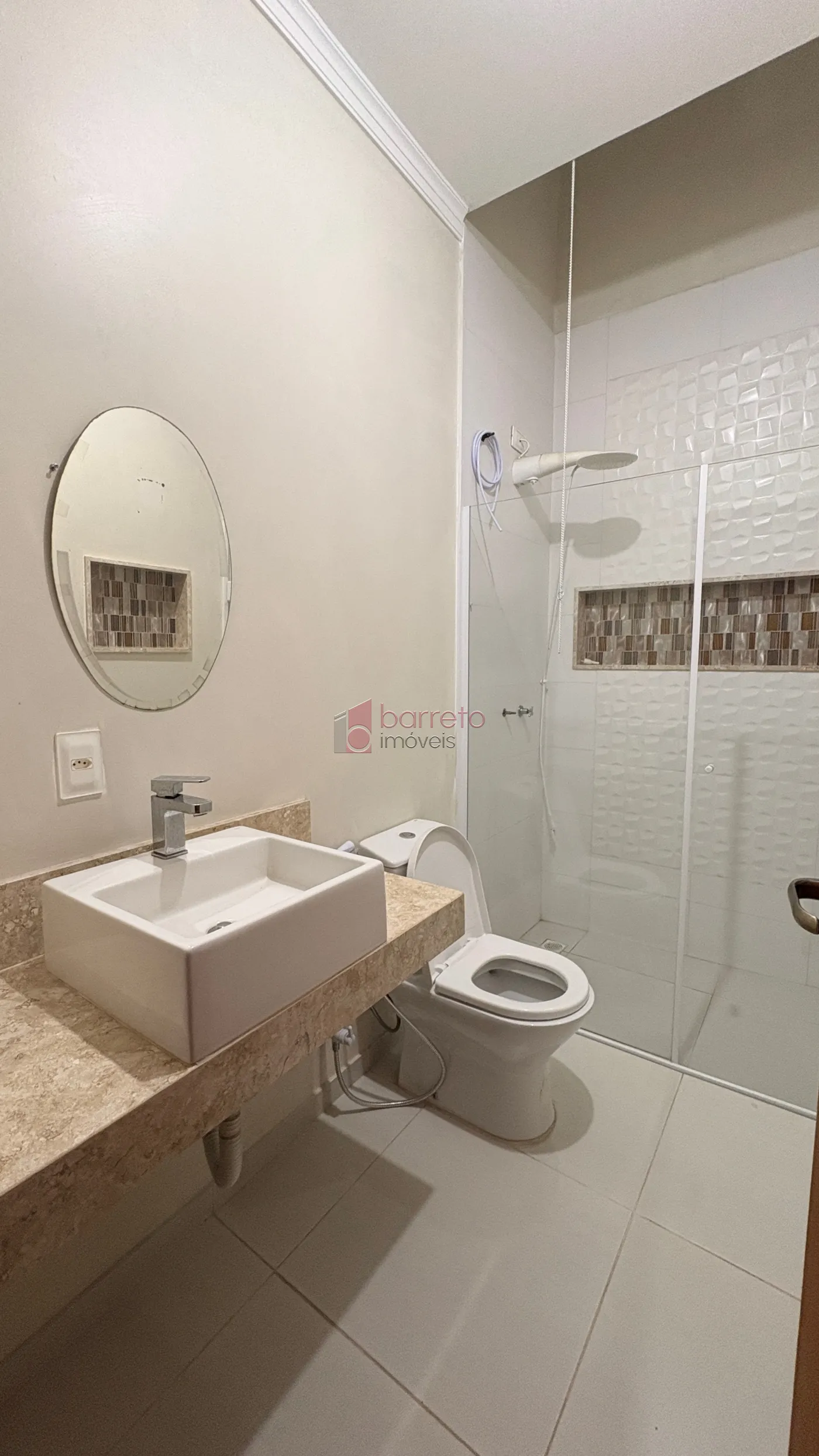 SOBRADO TRIPLEX PARA VENDA E LOCAÇÃO NO CONDOMÍNIO DOS METALÚRGICOS – JUNDIAÍ/SP