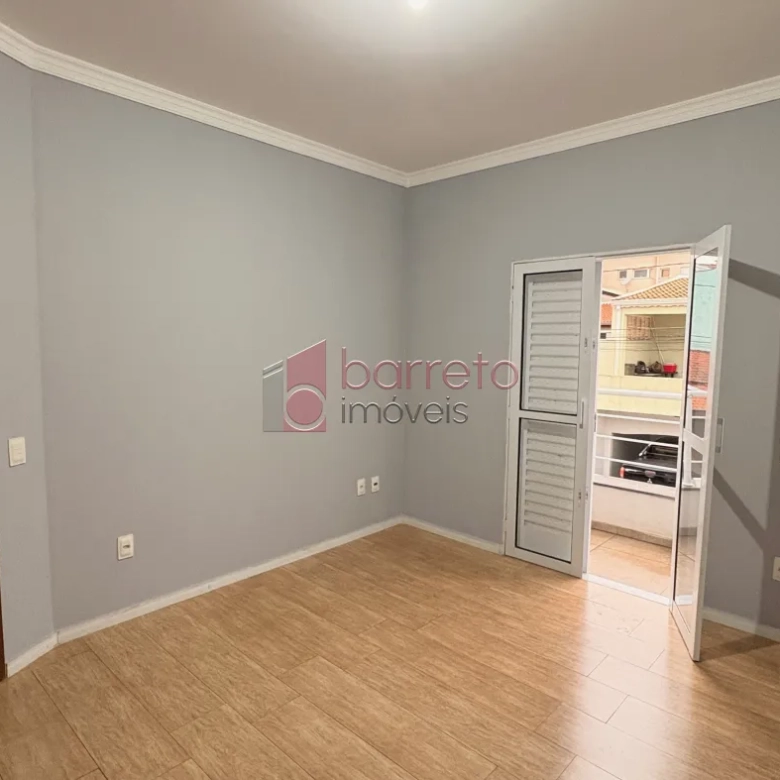 SOBRADO TRIPLEX PARA VENDA E LOCAÇÃO NO CONDOMÍNIO DOS METALÚRGICOS – JUNDIAÍ/SP