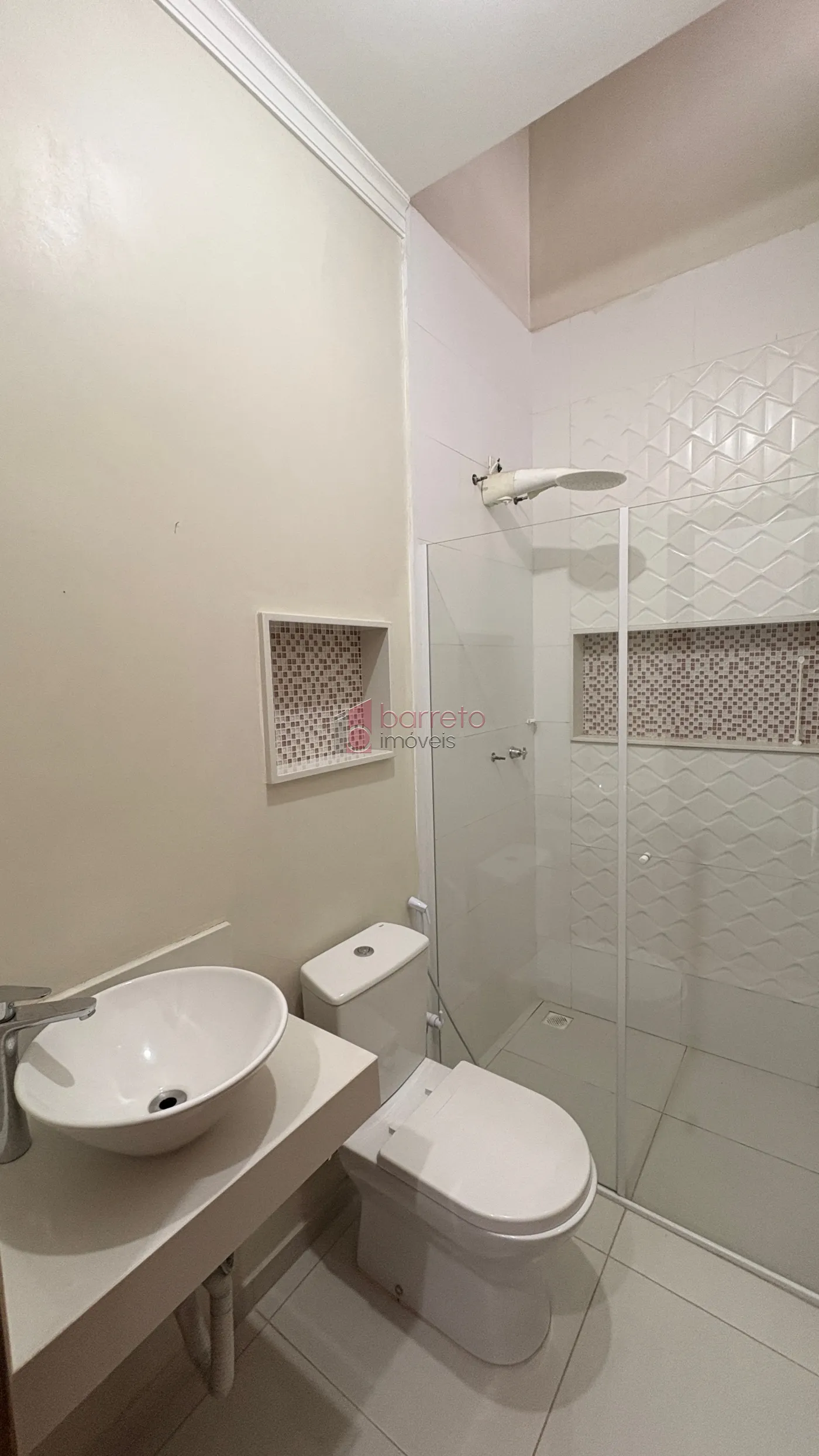 SOBRADO TRIPLEX PARA VENDA E LOCAÇÃO NO CONDOMÍNIO DOS METALÚRGICOS – JUNDIAÍ/SP