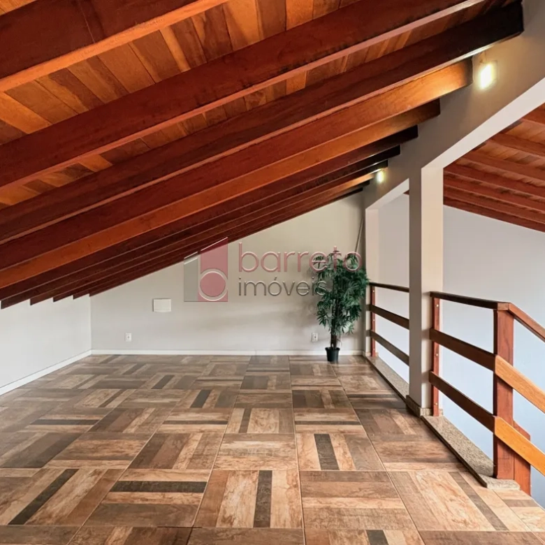 SOBRADO TRIPLEX PARA VENDA E LOCAÇÃO NO CONDOMÍNIO DOS METALÚRGICOS – JUNDIAÍ/SP