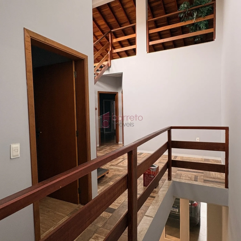 SOBRADO TRIPLEX PARA VENDA E LOCAÇÃO NO CONDOMÍNIO DOS METALÚRGICOS – JUNDIAÍ/SP