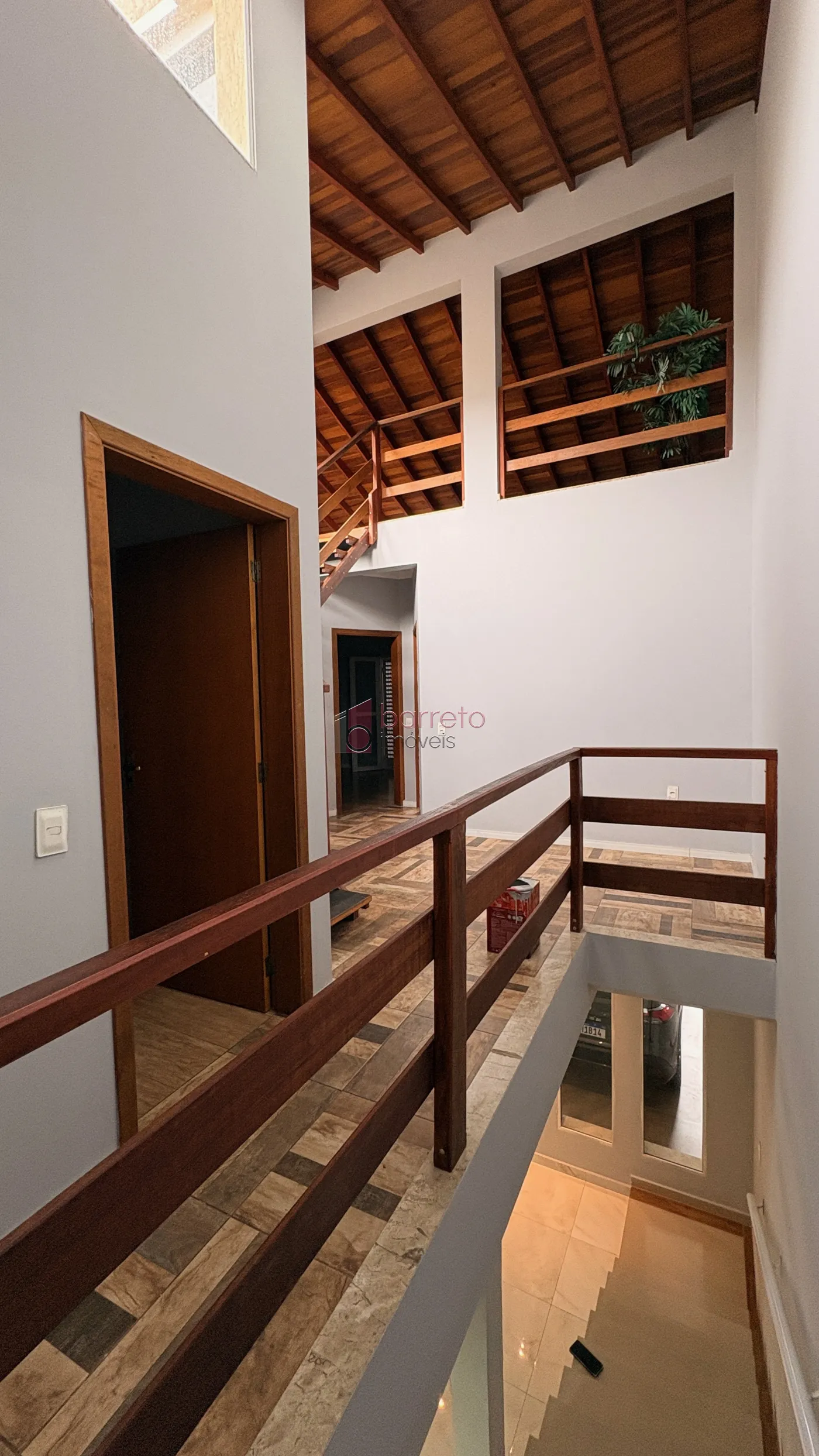 SOBRADO TRIPLEX PARA VENDA E LOCAÇÃO NO CONDOMÍNIO DOS METALÚRGICOS – JUNDIAÍ/SP