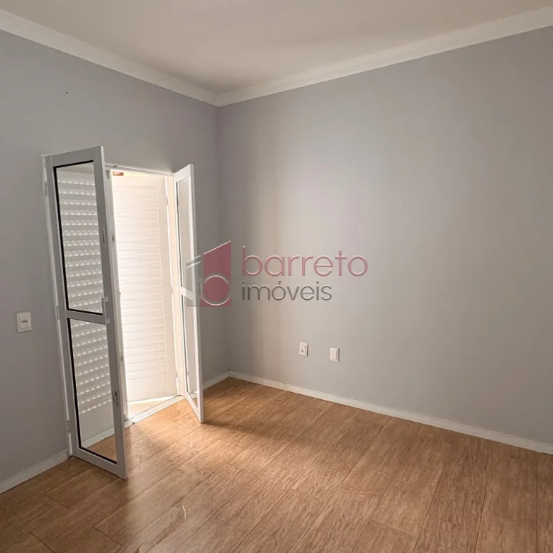 SOBRADO TRIPLEX PARA VENDA E LOCAÇÃO NO CONDOMÍNIO DOS METALÚRGICOS – JUNDIAÍ/SP