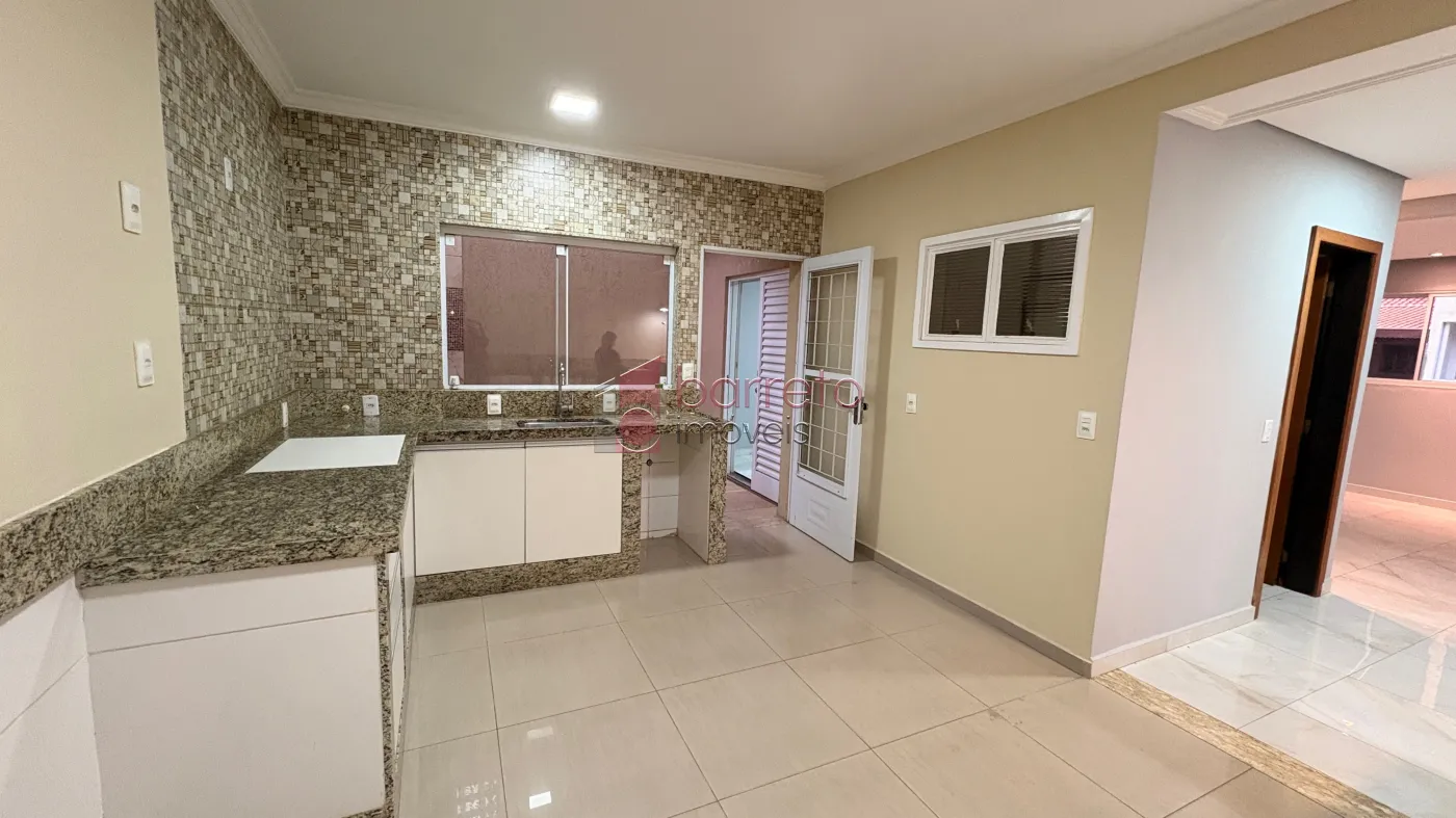 SOBRADO TRIPLEX PARA VENDA E LOCAÇÃO NO CONDOMÍNIO DOS METALÚRGICOS – JUNDIAÍ/SP