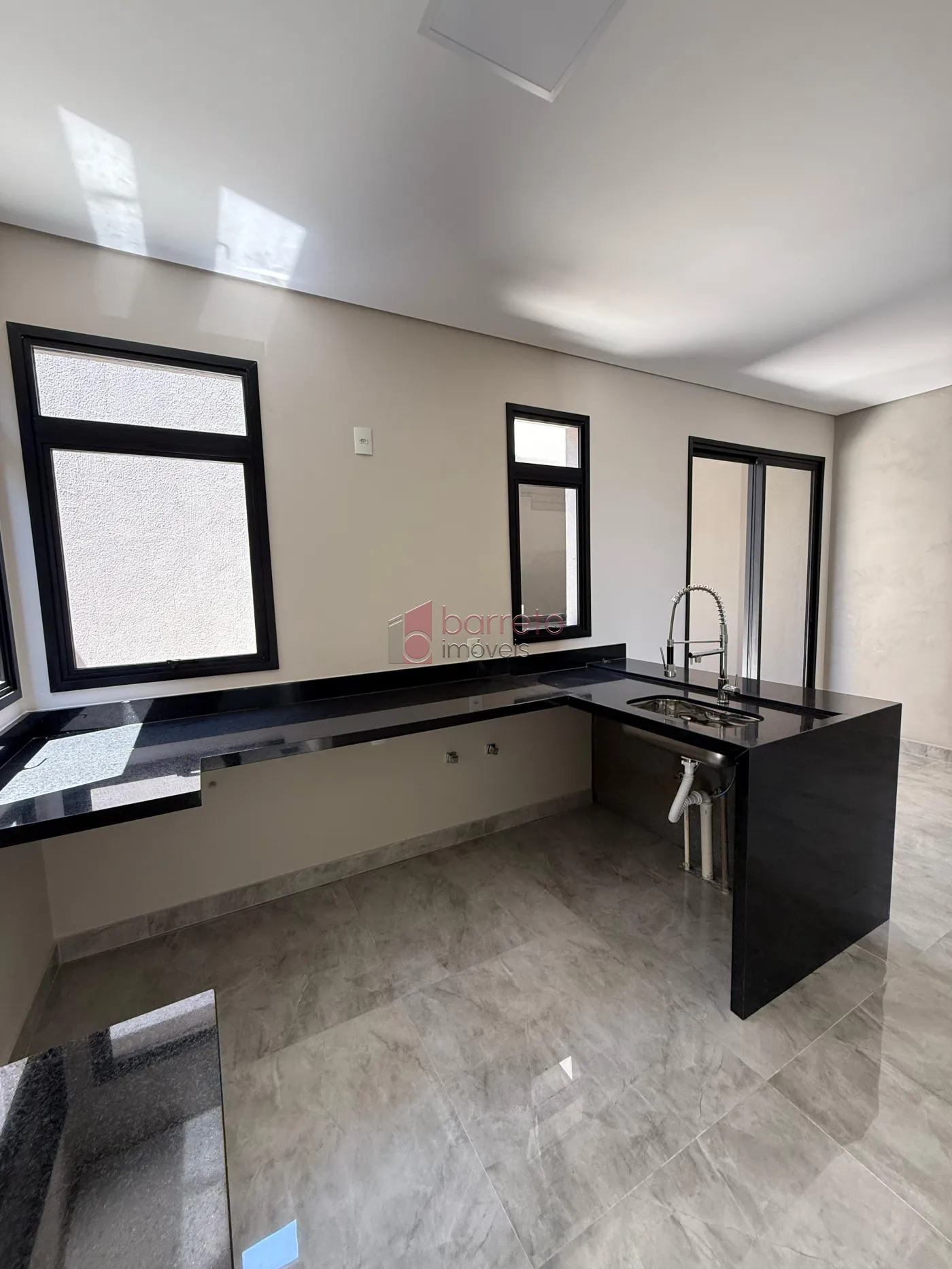 CASA À VENDA NO CONDOMÍNIO RESERVA DA MATA EM JUNDIAÍ/SP