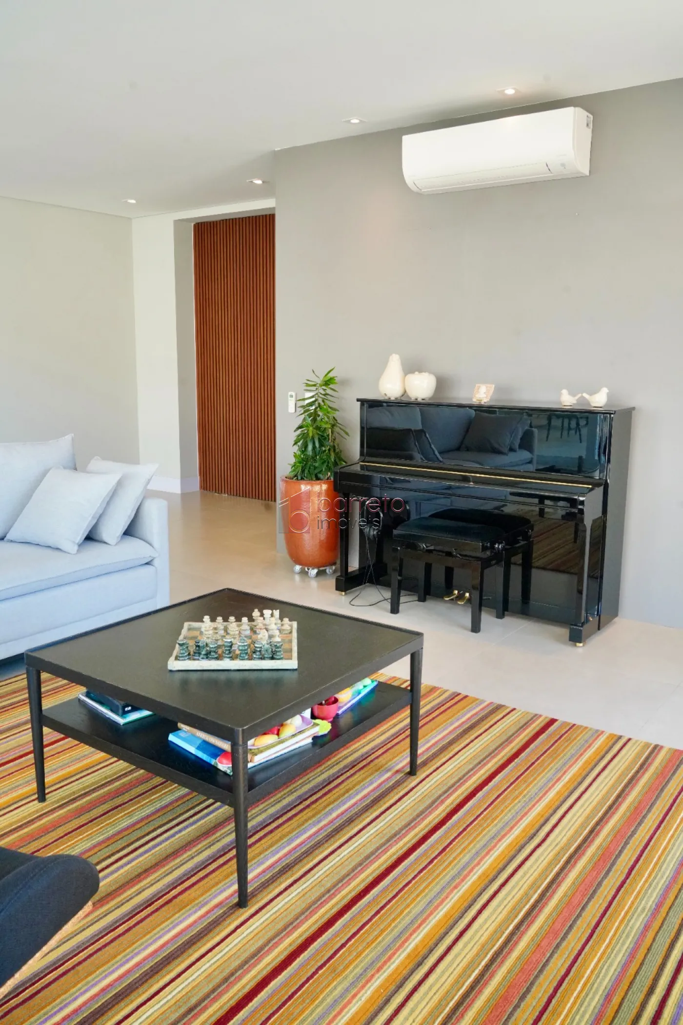 CASA COM 05 SUÍTES À VENDA NO CONDOMÍNIO ALPHAVILLE I EM JUNDIAÍ/SP