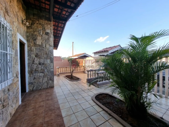 CASA COM EDÍCULA PARA VENDA NO BAIRRO CAXAMBU – JUNDIAÍ/SP