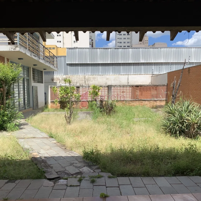 CASA COMERCIAL PARA VENDA OU LOCAÇÃO NO CENTRO – JUNDIAÍ/SP