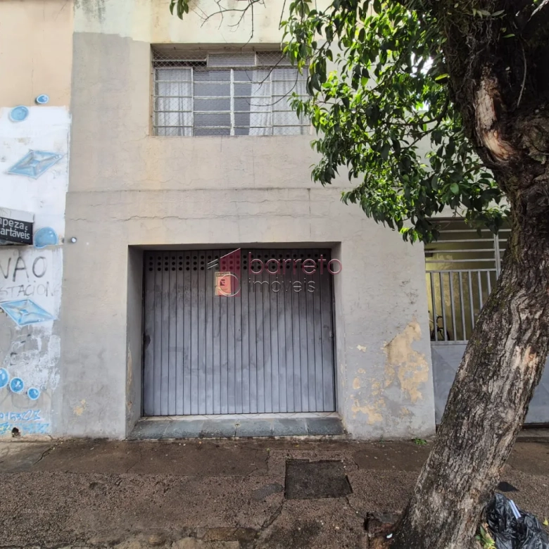 IMÓVEL COM 03 CASAS À VENDA NO CENTRO DE JUNDIAÍ/SP