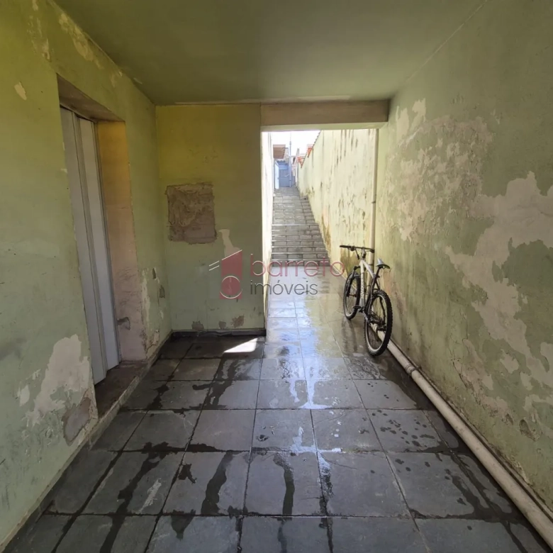 IMÓVEL COM 03 CASAS À VENDA NO CENTRO DE JUNDIAÍ/SP