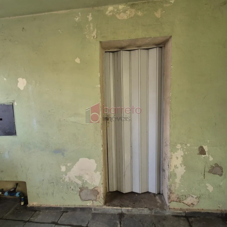 IMÓVEL COM 03 CASAS À VENDA NO CENTRO DE JUNDIAÍ/SP