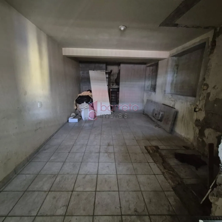 IMÓVEL COM 03 CASAS À VENDA NO CENTRO DE JUNDIAÍ/SP