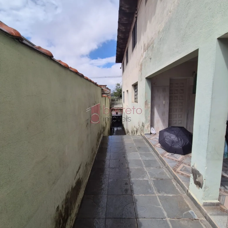 IMÓVEL COM 03 CASAS À VENDA NO CENTRO DE JUNDIAÍ/SP