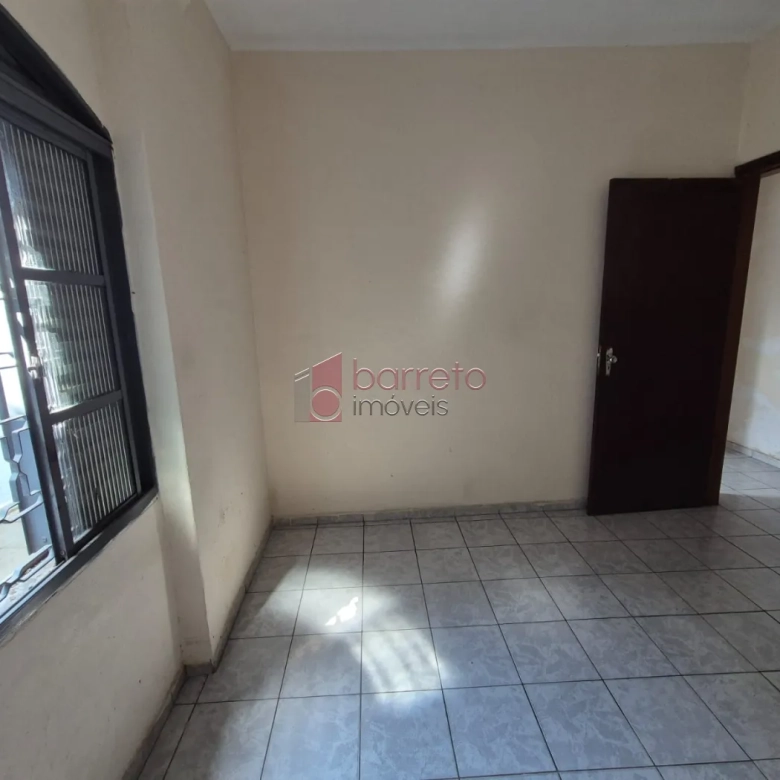 IMÓVEL COM 03 CASAS À VENDA NO CENTRO DE JUNDIAÍ/SP