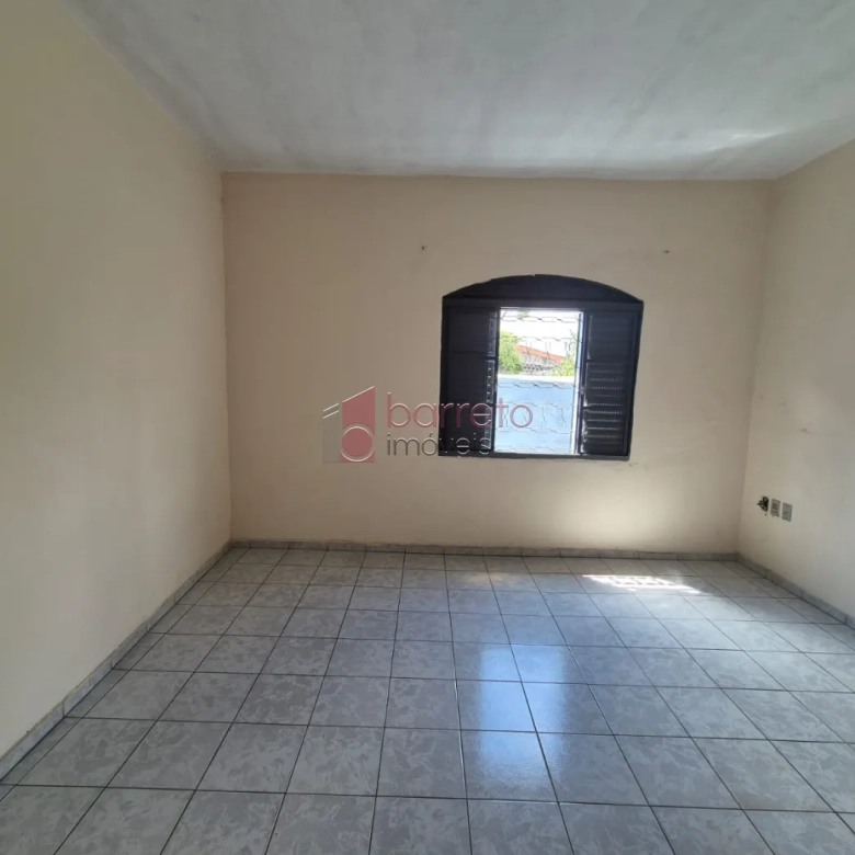 IMÓVEL COM 03 CASAS À VENDA NO CENTRO DE JUNDIAÍ/SP