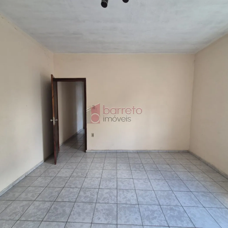 IMÓVEL COM 03 CASAS À VENDA NO CENTRO DE JUNDIAÍ/SP