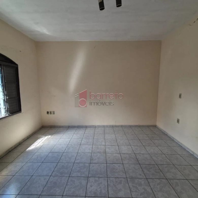 IMÓVEL COM 03 CASAS À VENDA NO CENTRO DE JUNDIAÍ/SP