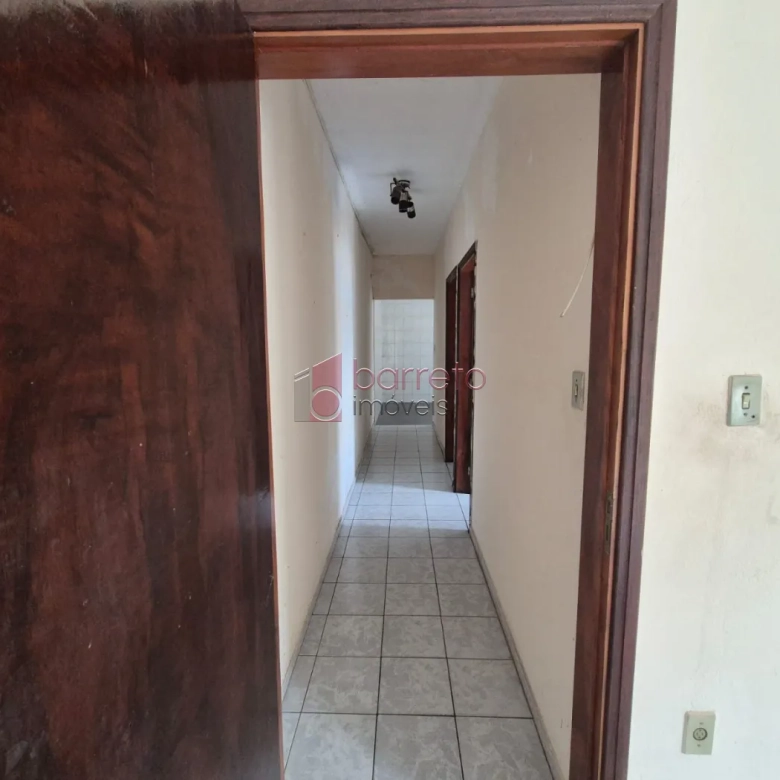 IMÓVEL COM 03 CASAS À VENDA NO CENTRO DE JUNDIAÍ/SP