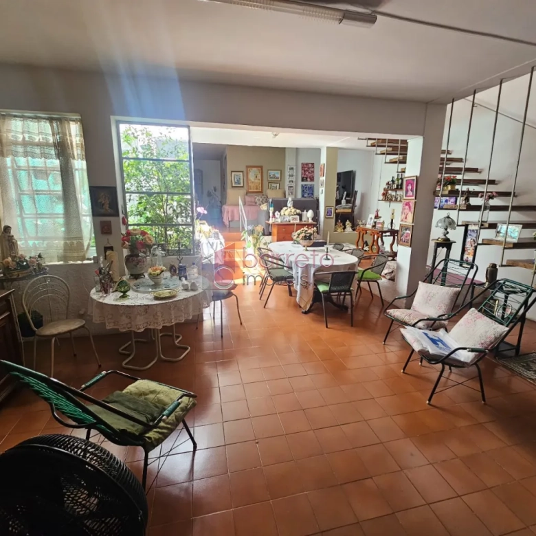 CASA À VENDA NO CENTRO DE JUNDIAÍ/SP