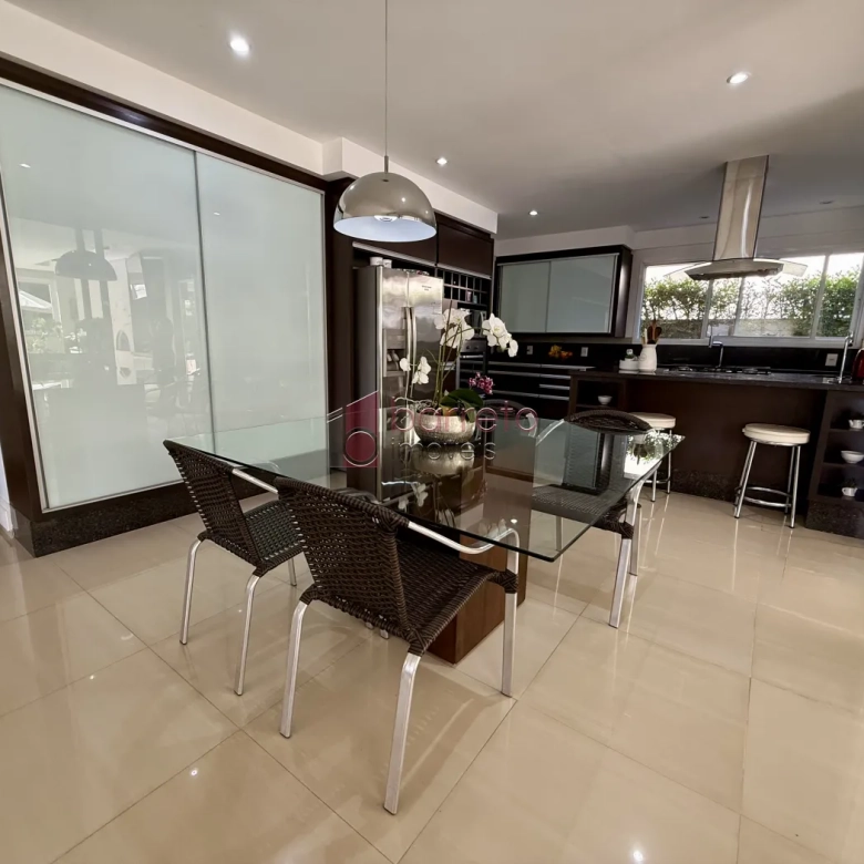 CASA À VENDA NO CONDOMÍNIO RESERVA DA SERRA – MEDEIROS – JUNDIAÍ/SP