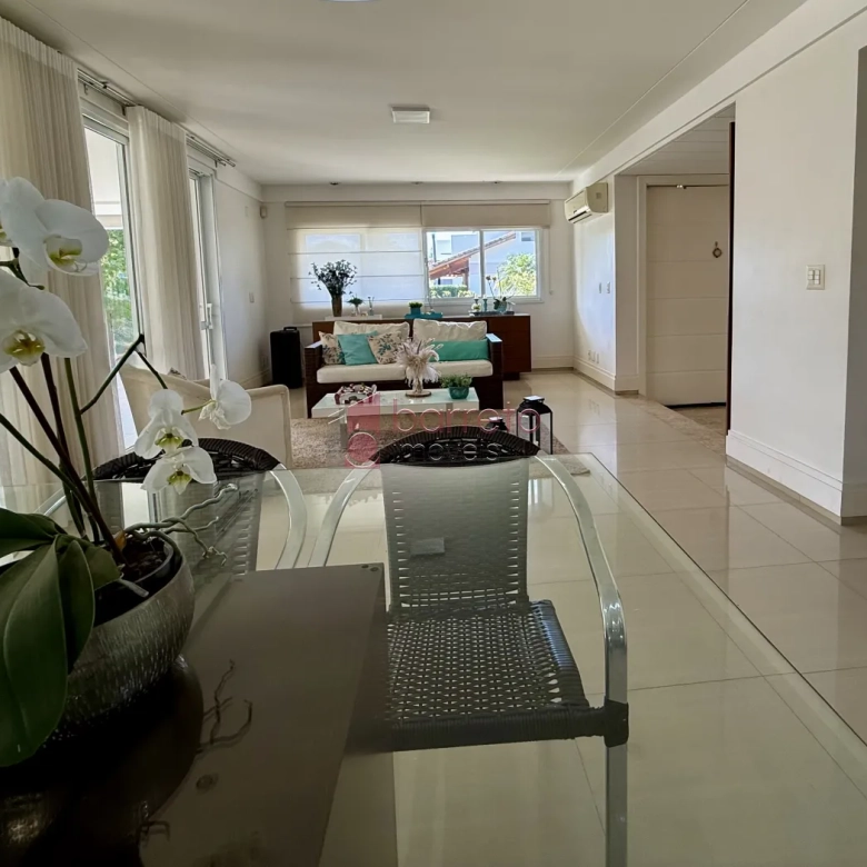 CASA À VENDA NO CONDOMÍNIO RESERVA DA SERRA – MEDEIROS – JUNDIAÍ/SP