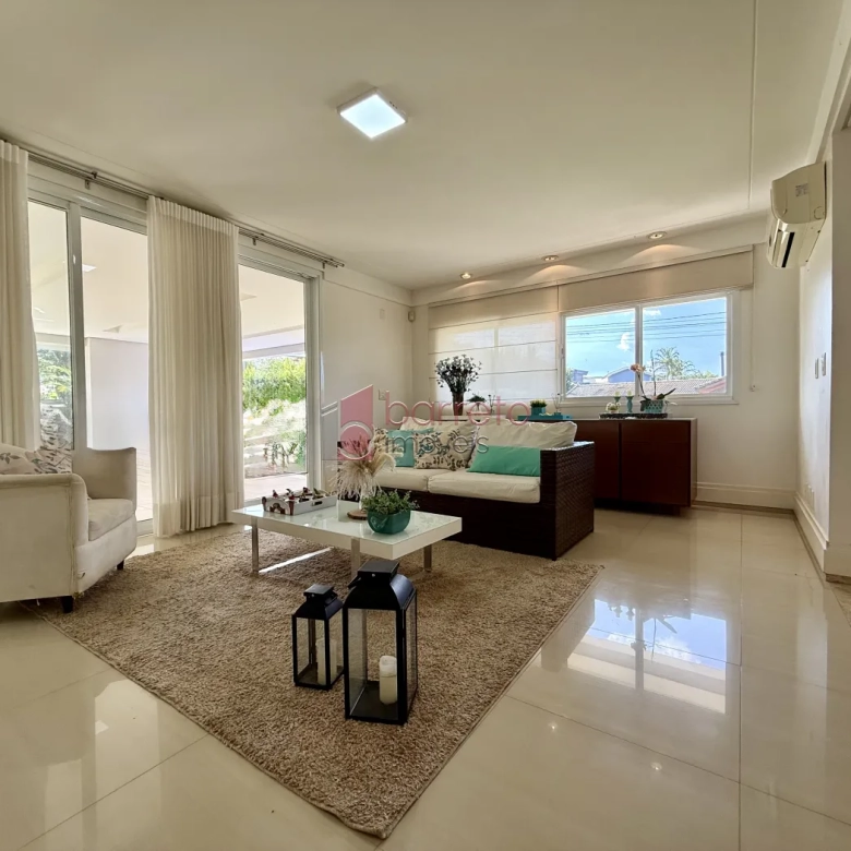 CASA À VENDA NO CONDOMÍNIO RESERVA DA SERRA – MEDEIROS – JUNDIAÍ/SP