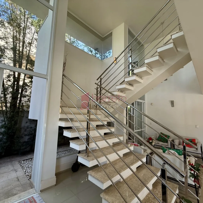 CASA À VENDA NO CONDOMÍNIO RESERVA DA SERRA – MEDEIROS – JUNDIAÍ/SP