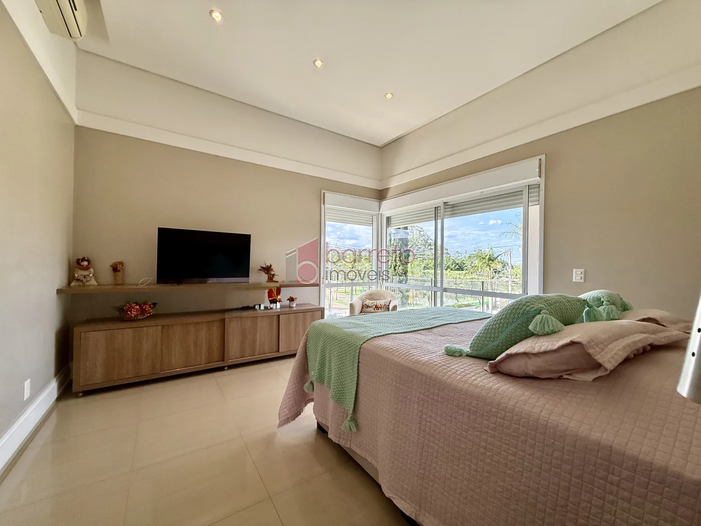 CASA À VENDA NO CONDOMÍNIO RESERVA DA SERRA – MEDEIROS – JUNDIAÍ/SP