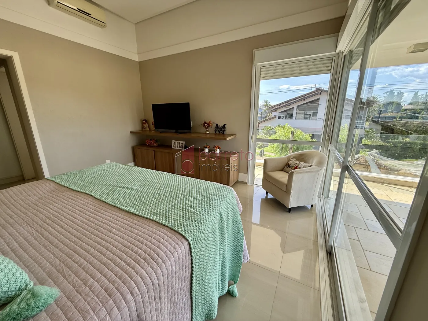 CASA À VENDA NO CONDOMÍNIO RESERVA DA SERRA – MEDEIROS – JUNDIAÍ/SP