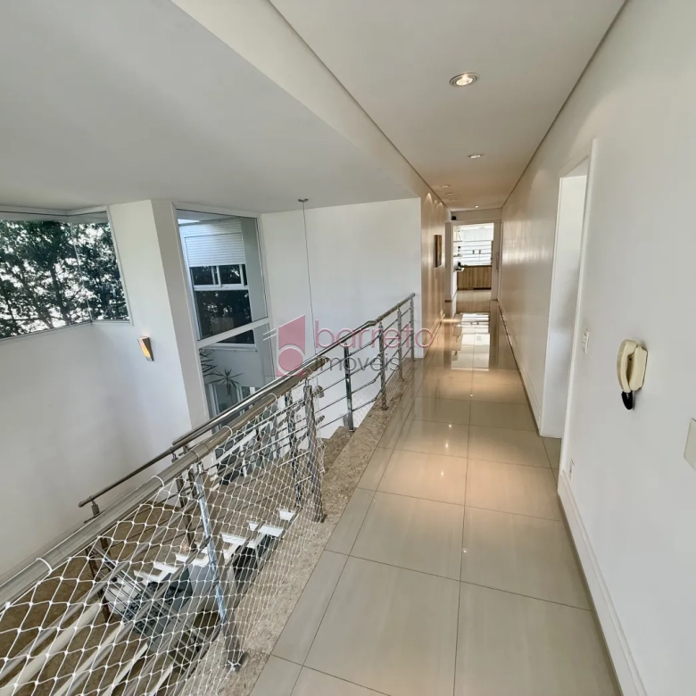 CASA À VENDA NO CONDOMÍNIO RESERVA DA SERRA – MEDEIROS – JUNDIAÍ/SP