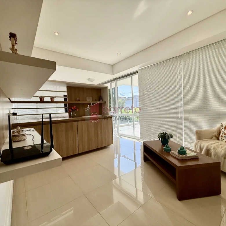 CASA À VENDA NO CONDOMÍNIO RESERVA DA SERRA – MEDEIROS – JUNDIAÍ/SP