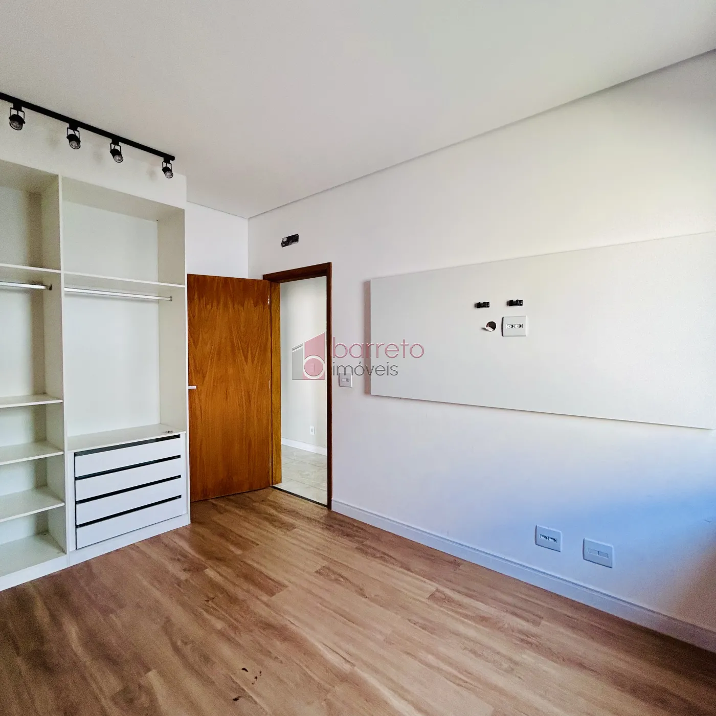 CASA TÉRREA À VENDA NO BAIRRO HORTO SANTO ANTÔNIO EM JUNDIAÍ/SP