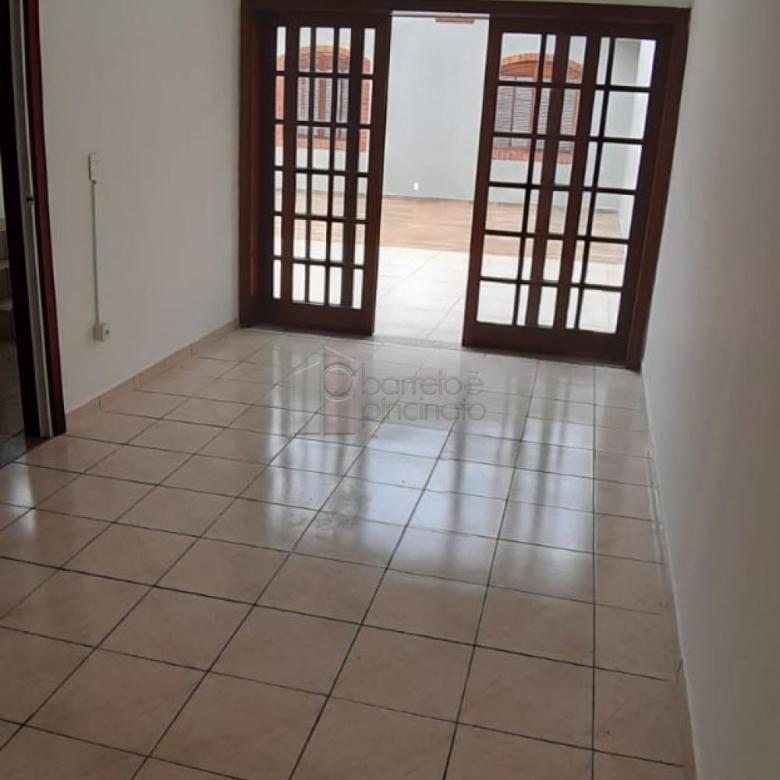 SOBRADO RESIDENCIAL E COMERCIAL PARA VENDA NO JARDIM CICA – JUNDIAÍ/SP