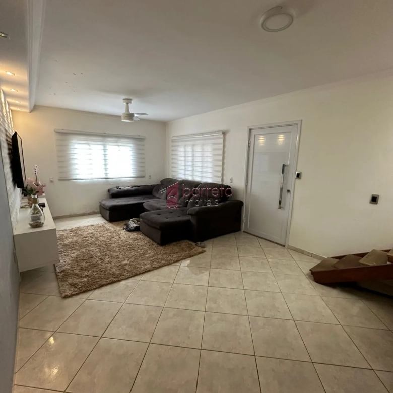 CASA COM ÁREA GOURMET À VENDA NO CAXAMBU – JUNDIAÍ/SP