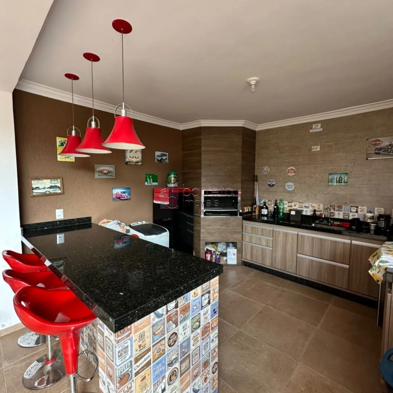CASA COM ÁREA GOURMET À VENDA NO CAXAMBU – JUNDIAÍ/SP