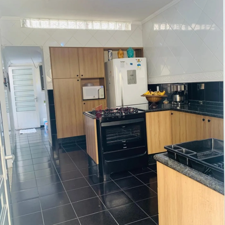 CASA TÉRREA COM 03 QUARTOS À VENDA NO BAIRRO JARDIM DANÚBIO – JUNDIAÍ/SP
