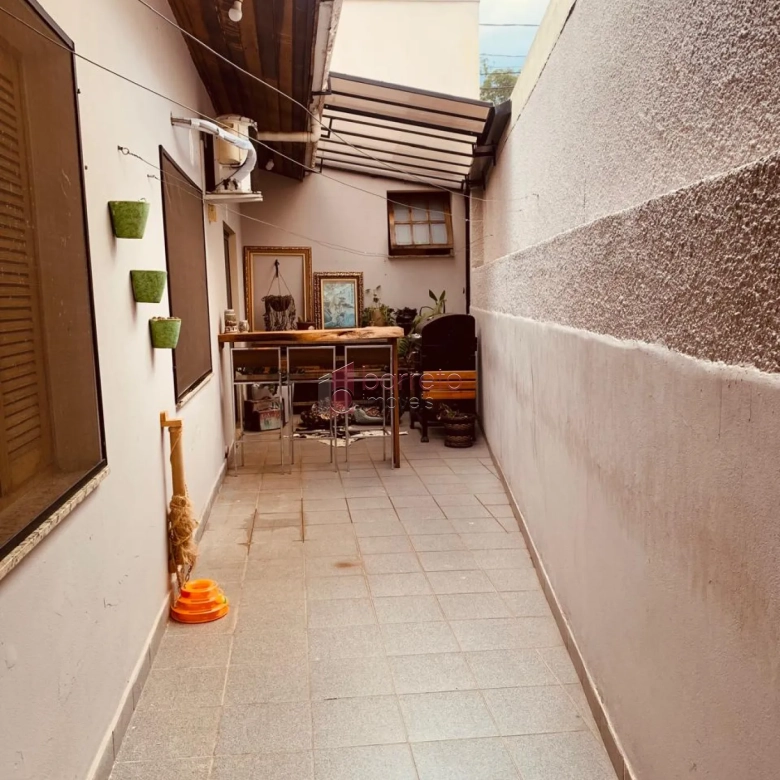 CASA TÉRREA COM 03 QUARTOS À VENDA NO BAIRRO JARDIM DANÚBIO – JUNDIAÍ/SP